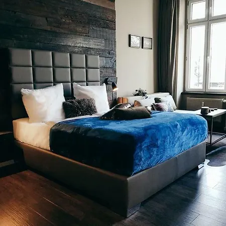 Chrome Hotel 4*