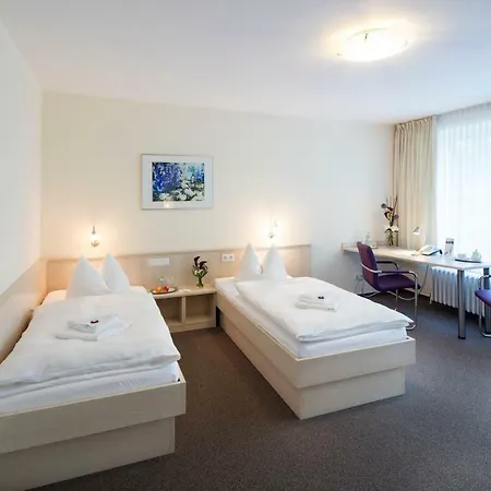 Europaeische Akademie Hotel 3*