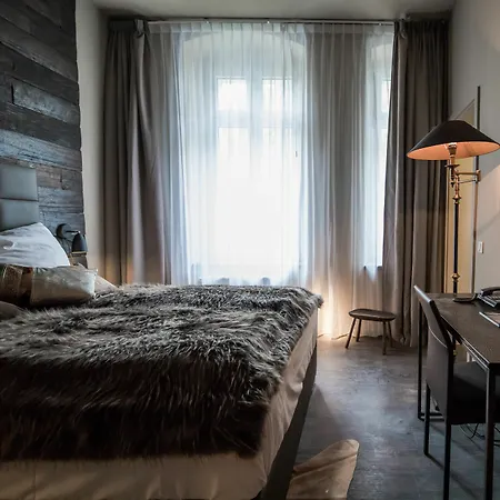 Chrome Hotel