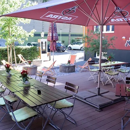 Holi Hotel