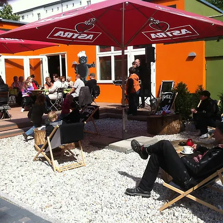Holi Hotel