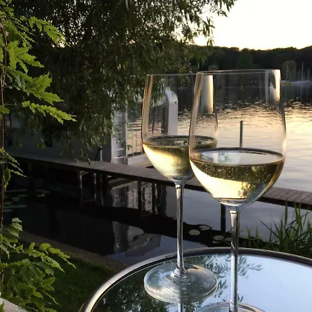 Marina Hausboote Und Seelodge Botel *