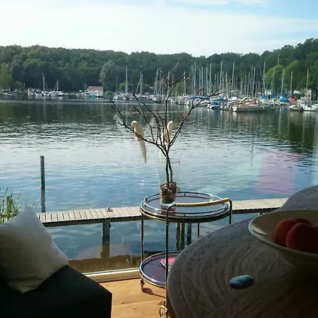 Marina Hausboote Und Seelodge Botel Berlin