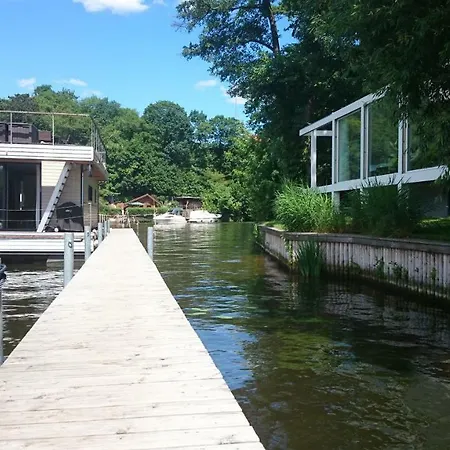Botel Marina Hausboote Und Seelodge