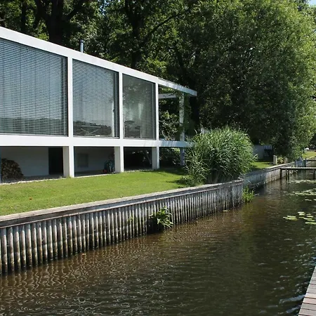 Botel Marina Hausboote Und Seelodge *