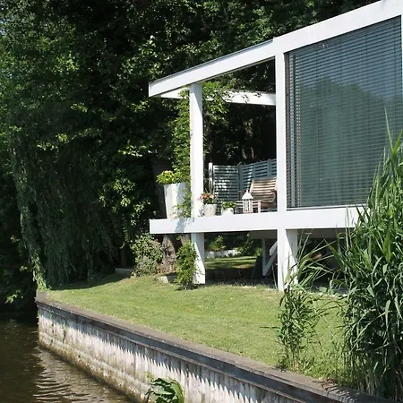 Botel Marina Hausboote Und Seelodge *