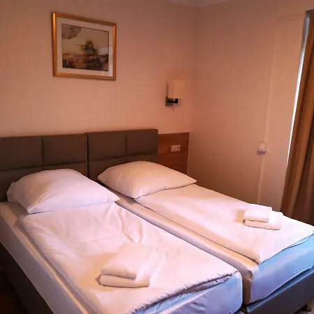 Apartment Lv & Am Luetzowplatz *