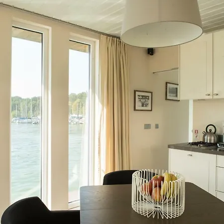 Marina Hausboote Und Seelodge Botel *