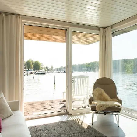 Marina Hausboote Und Seelodge Botel *