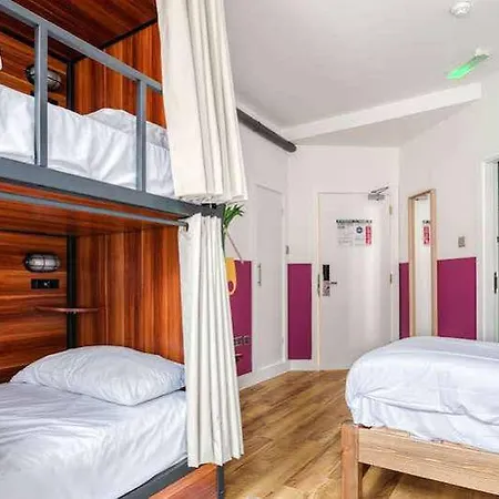 Hotel Selina West