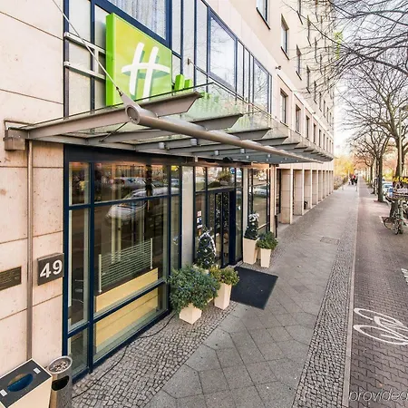 Express Centre By Ihg Hotel 3*