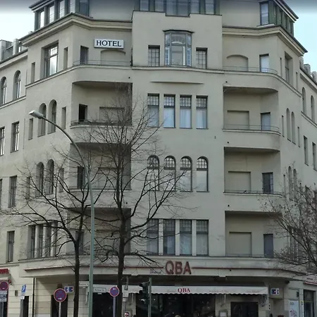 Hotel Selina West 3*