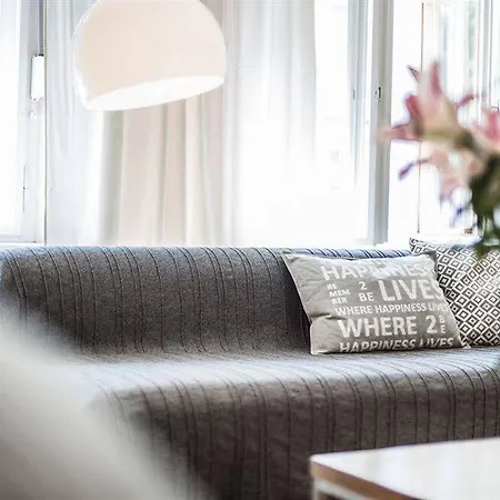 Schoenhouse Avenue - Digital Access * Berlin