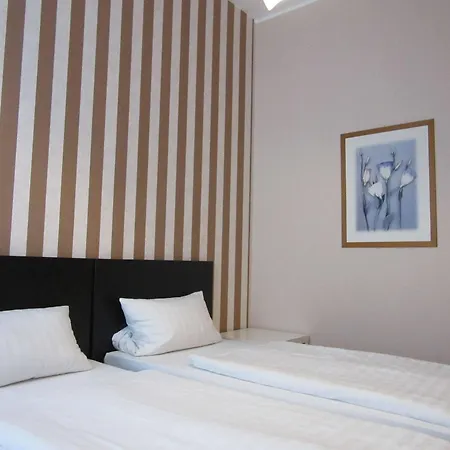 Hotel-pension Charlottenburg Guest house *