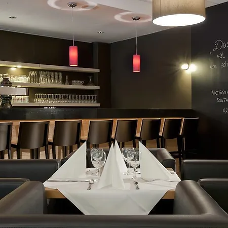 Hotel City East 4*