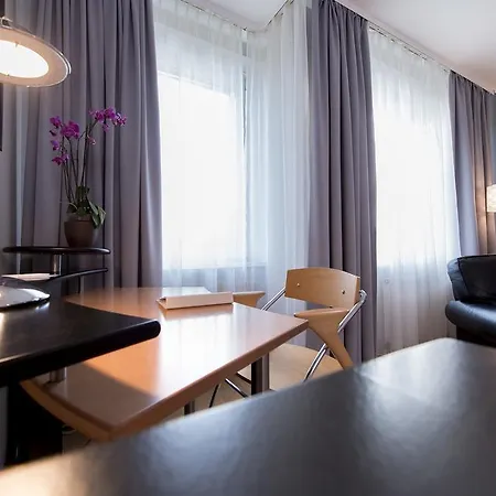 Hotel City East