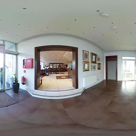 ¿cuáles Son Mejores Cerca De Puerta De Brandeburgo? Hotel 3*