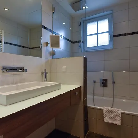 Alpinia Hotel 4*