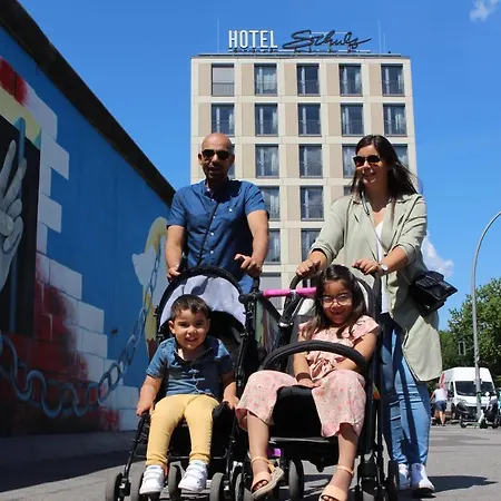Hotel Schulz At The East Side Gallery Berlino