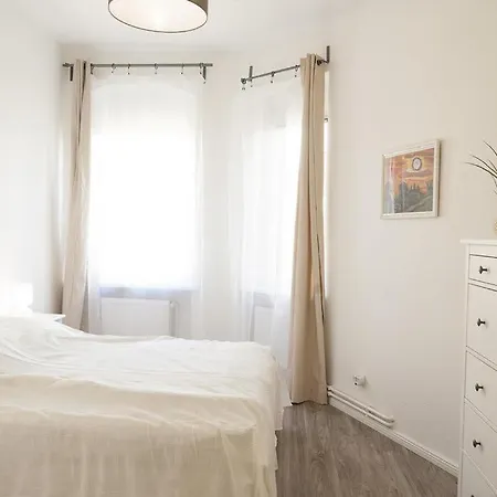 Apartment Feel At