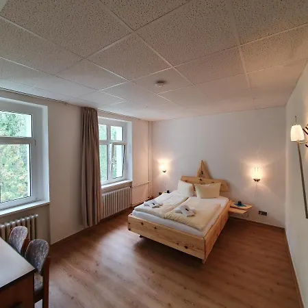 Waldhotel Am See Berlin-Schmoeckwitz Hotel 3*