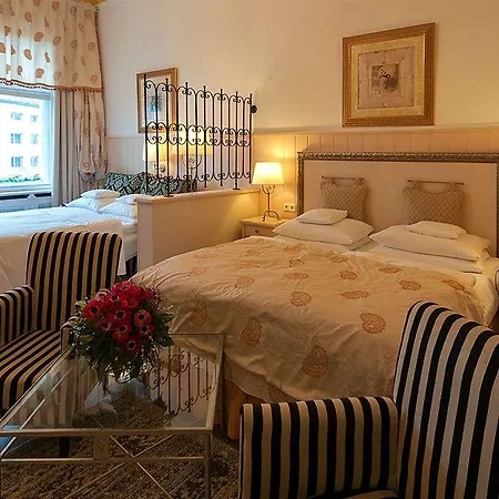 Hotel Augusta Am Kurfuerstendamm 3*