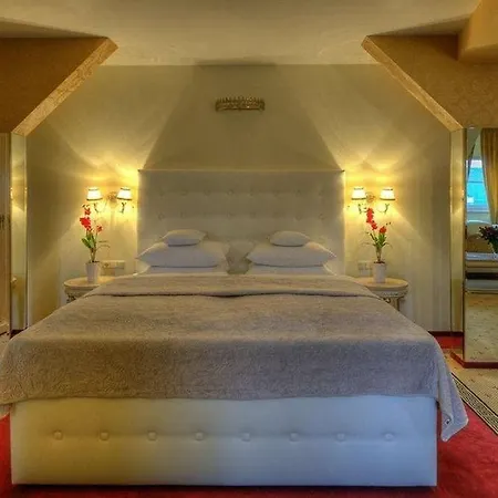 Augusta Am Kurfuerstendamm 3*