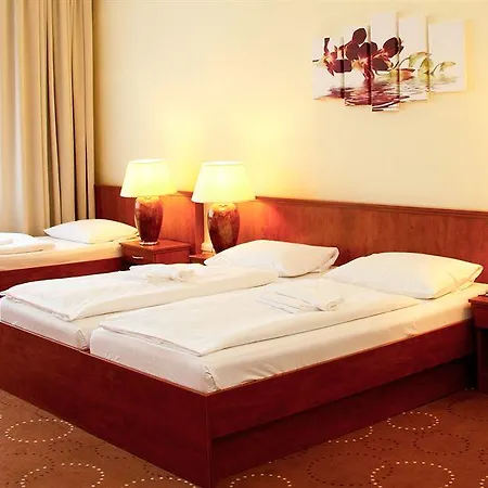 Hotel Selina West 3*