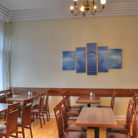 Selina West Hotel 3*