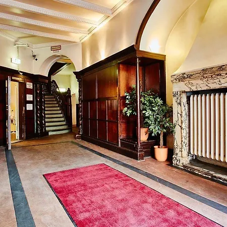 Hotel Selina West
