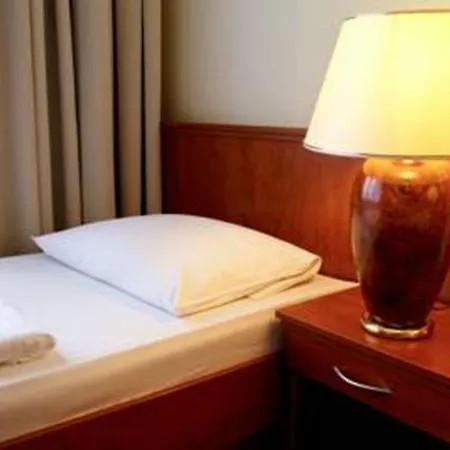 Hotel Selina West 3*
