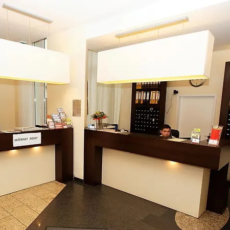 Hotel Selina West