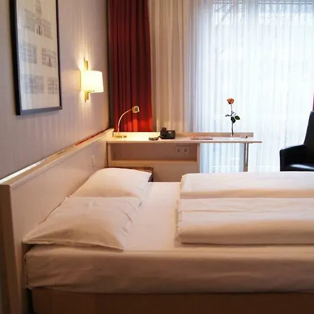 Plaza Am Kurfuerstendamm Hotel 3*