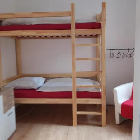 Living In The Box Hostel *