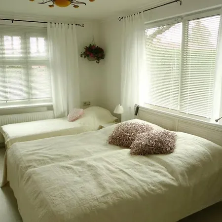 Holiday home Gemuetliches Gaestehaus Bohnsdorf, Naehe Flughafen Schoenefeld