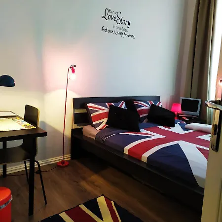 ++ Hip, Chill Berghain With Breakfast ++ Homestay *