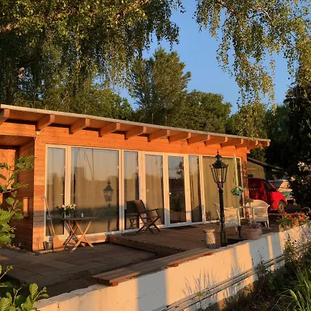 Tiny House Oder Auf Der Sunset Marina Berlin