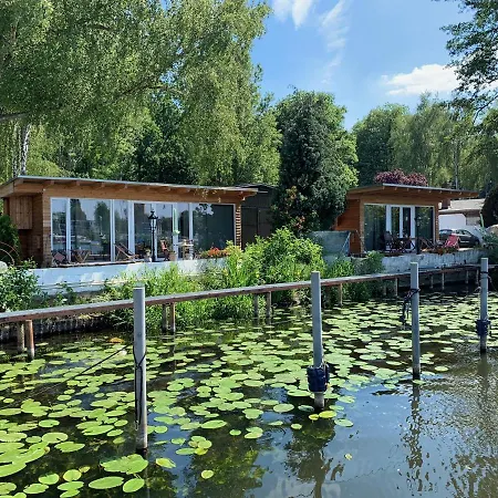 Tiny House Oder Auf Der Sunset Marina Lodge Berlin