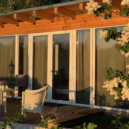 Tiny House Oder Auf Der Sunset Marina Berlin