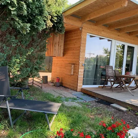 Tiny House Oder Auf Der Sunset Marina *