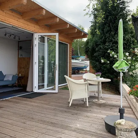 Tiny House Oder Auf Der Sunset Marina Berlin