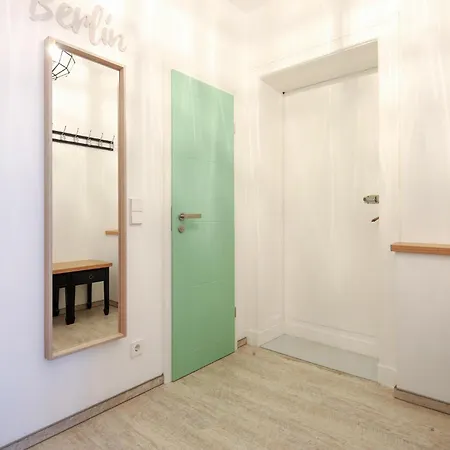 4 Personen Altbau Nahe Kurfuerstendamm - Macbeth Apartment
