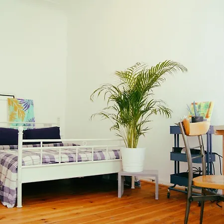 Minimal In A Family Guest house