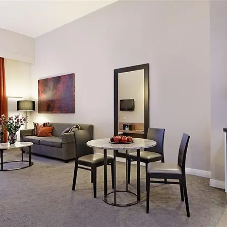 Adina Checkpoint Charlie 4* Berlino