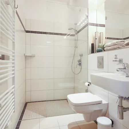 5 Personen Altbau Nahe Kurfuerstendamm - Shakespeare * Berlin