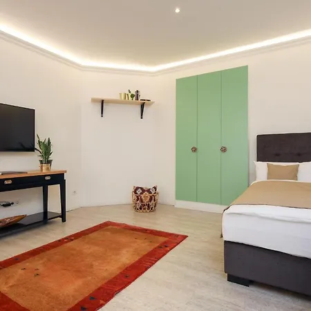 Apartment 5 Personen Altbau Nahe Kurfuerstendamm - Shakespeare *