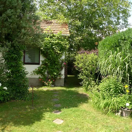 Gemuetliches Gaestehaus Bohnsdorf, Naehe Flughafen Schoenefeld Holiday home