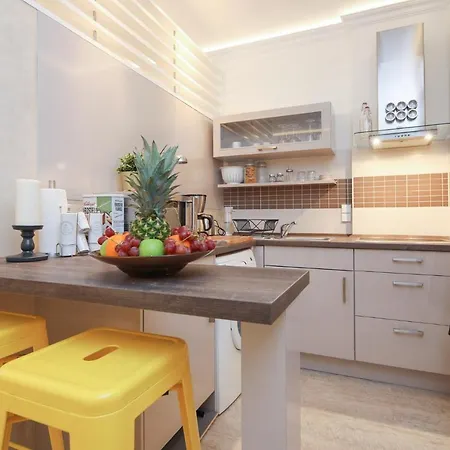 4 Personen Altbau Nahe Kurfuerstendamm - Macbeth Apartment