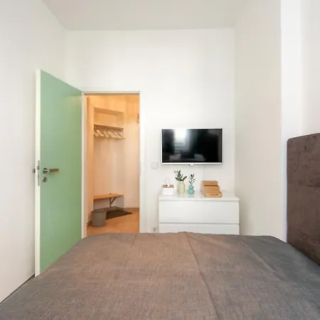 4 Personen Altbau Nahe Kurfuerstendamm - Macbeth Berlin