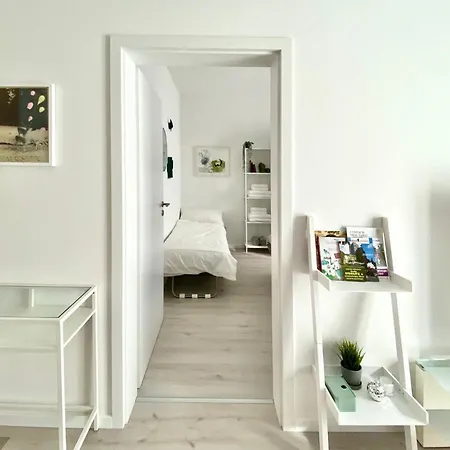 Modernes Apartment, Terrasse Und Garten Am Lilienthalpark Im Suedwesten Berlins Апартаменты *